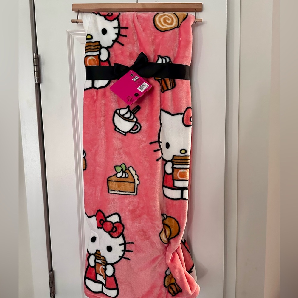 Hello Kitty Pumpkin Spice NWT